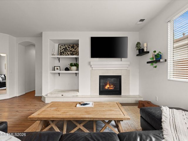 10465 Summershade Lane, Reno, NV 89521