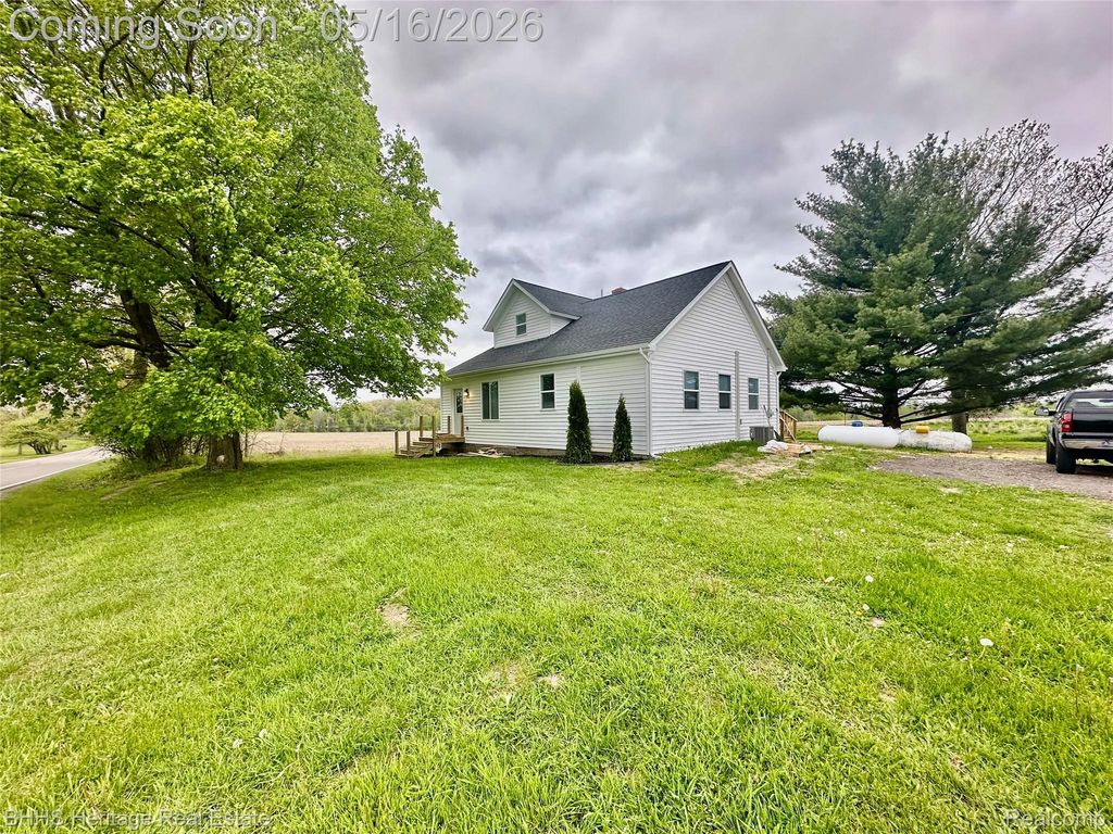 5435 Byron Road, Howell Township, MI 48855