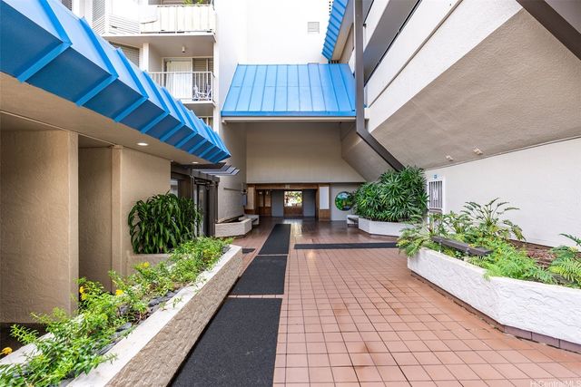 1535 Pensacola Street 910, Honolulu, HI 96822