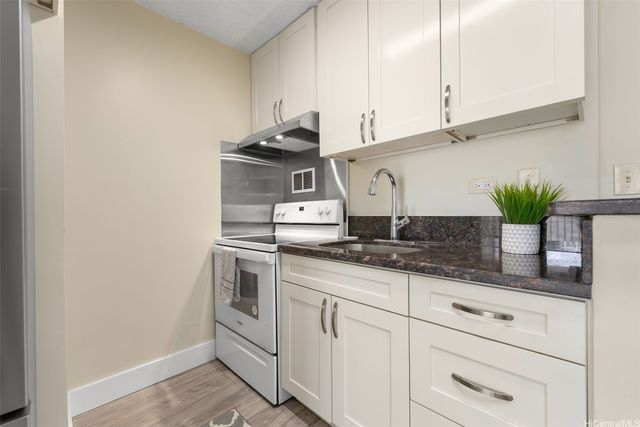 1535 Pensacola Street 910, Honolulu, HI 96822