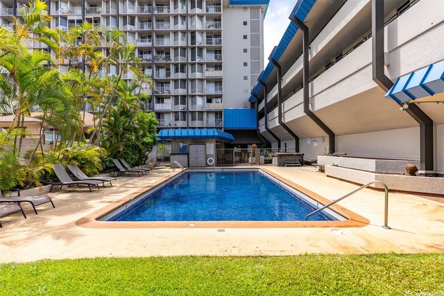 1535 Pensacola Street 910, Honolulu, HI 96822