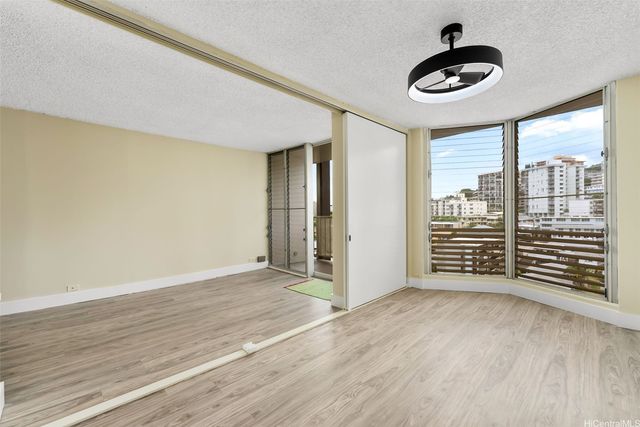 1535 Pensacola Street 910, Honolulu, HI 96822