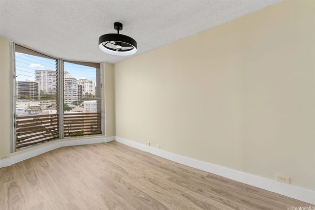 1535 Pensacola Street 910, Honolulu, HI 96822