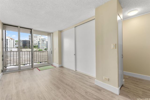 1535 Pensacola Street 910, Honolulu, HI 96822