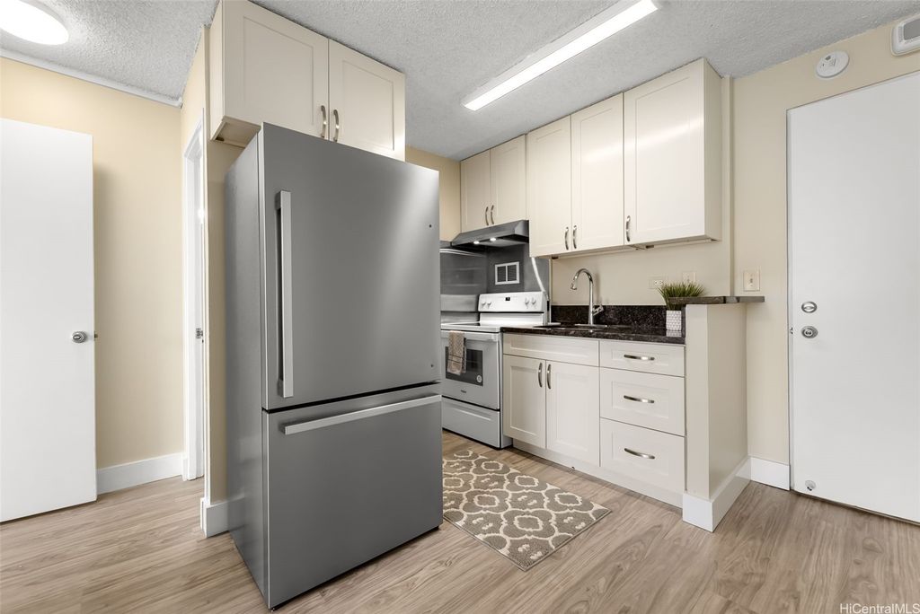 1535 Pensacola Street 910, Honolulu, HI 96822