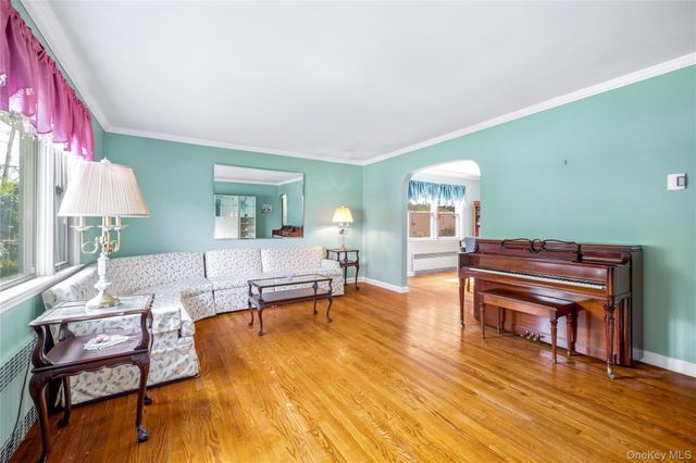 204 Pamlico Avenue, Uniondale, NY 11553