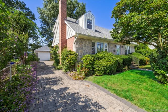 204 Pamlico Avenue, Uniondale, NY 11553