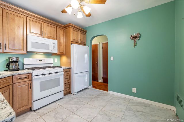 204 Pamlico Avenue, Uniondale, NY 11553