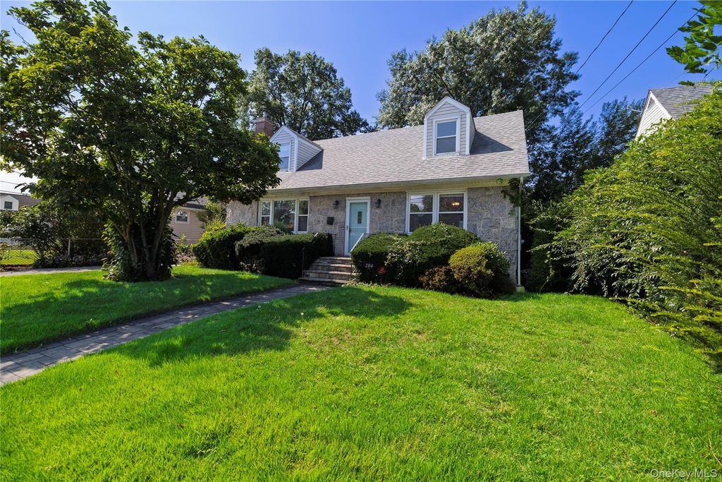 204 Pamlico Avenue, Uniondale, NY 11553 — exterior
