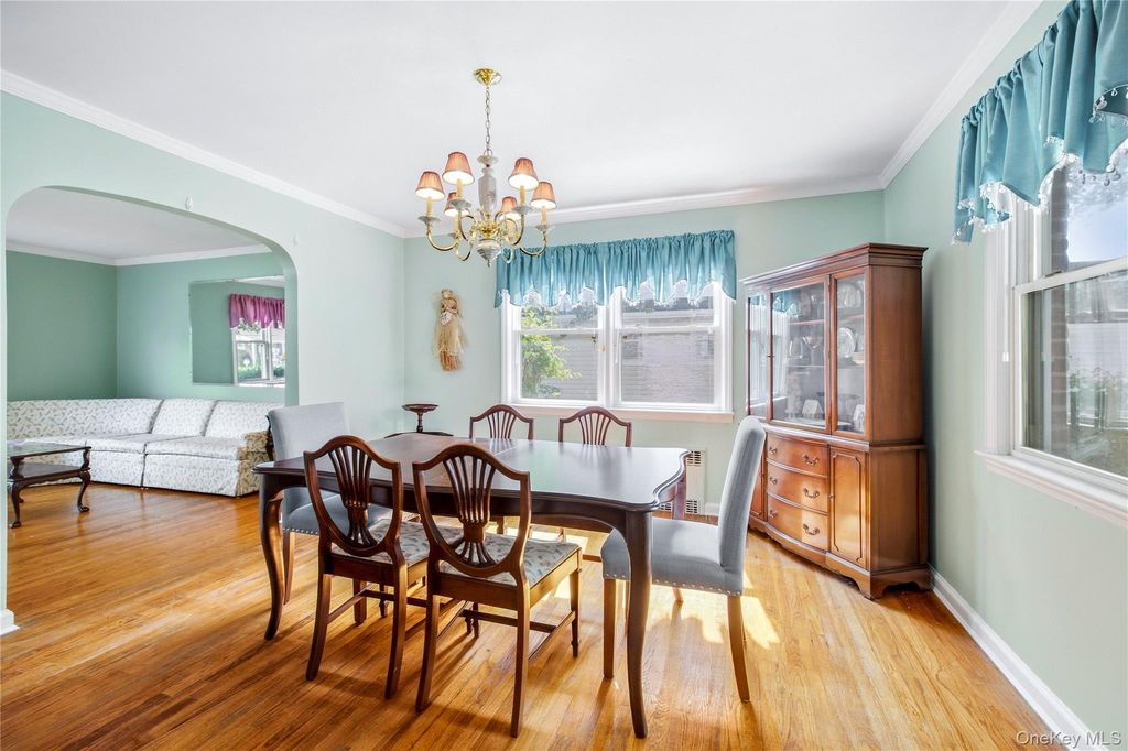 204 Pamlico Avenue, Uniondale, NY 11553 — photo 5
