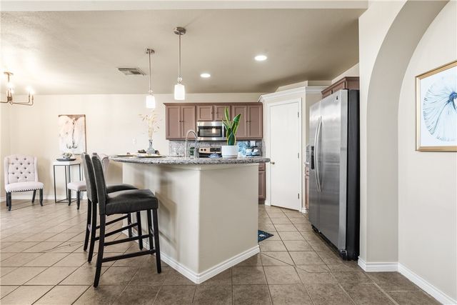 6630 Riding Wind Dr, Corpus Christi, TX 78414