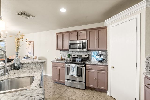 6630 Riding Wind Dr, Corpus Christi, TX 78414