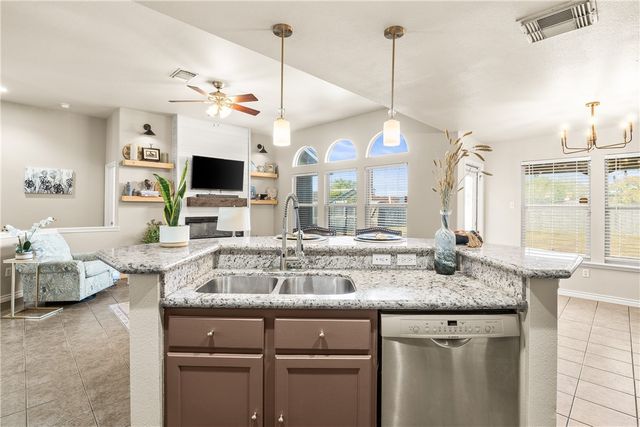 6630 Riding Wind Dr, Corpus Christi, TX 78414