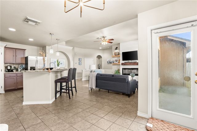 6630 Riding Wind Dr, Corpus Christi, TX 78414