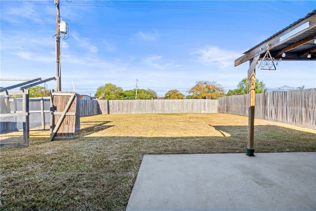 6630 Riding Wind Dr, Corpus Christi, TX 78414