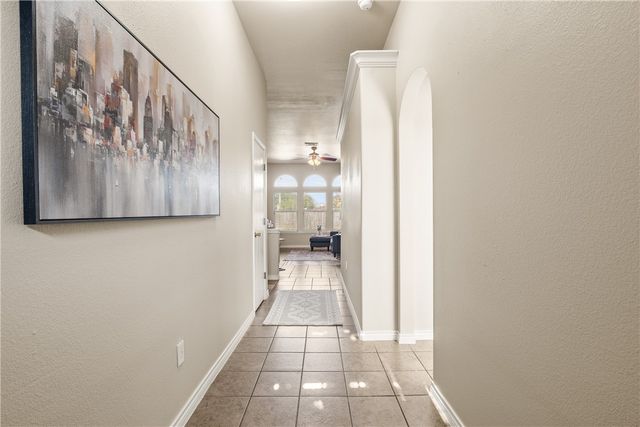 6630 Riding Wind Dr, Corpus Christi, TX 78414