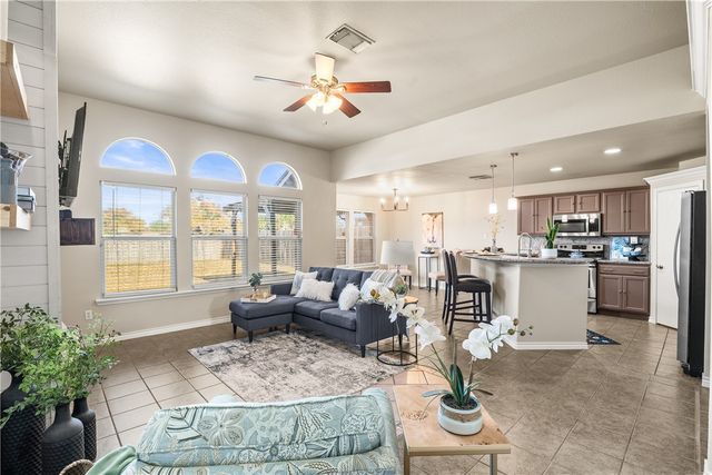 6630 Riding Wind Dr, Corpus Christi, TX 78414