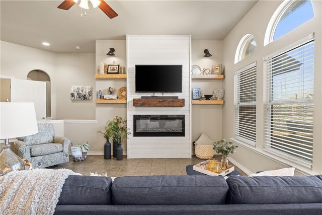 6630 Riding Wind Dr, Corpus Christi, TX 78414