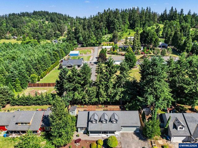 916 Travis Dr NE, Silverton, OR 97381