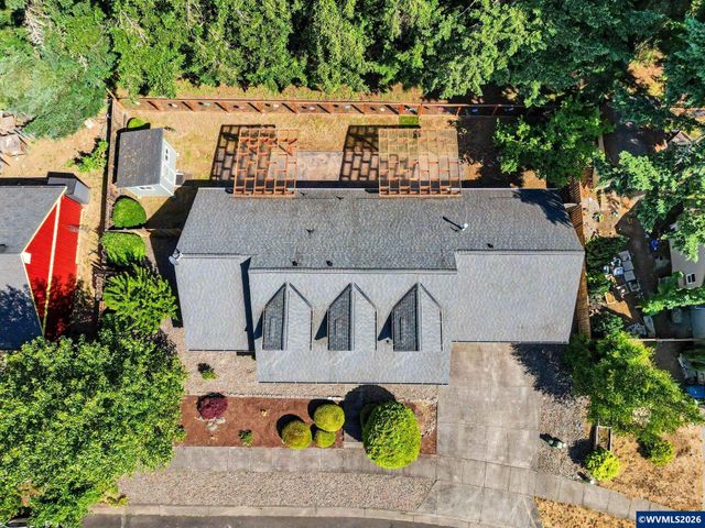 916 Travis Dr NE, Silverton, OR 97381