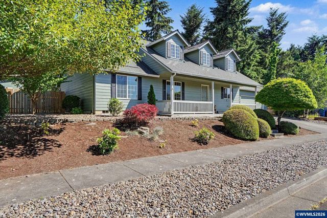916 Travis Dr NE, Silverton, OR 97381