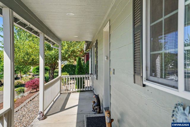 916 Travis Dr NE, Silverton, OR 97381
