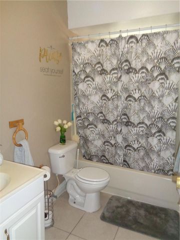 9571 Sunset Strip, Sunrise, FL 33322