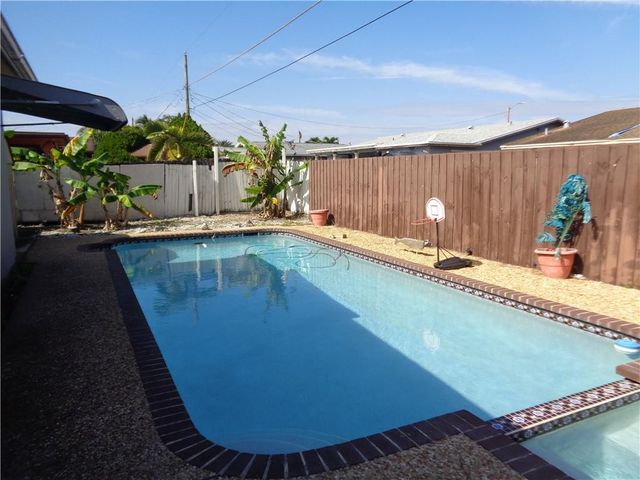 9571 Sunset Strip, Sunrise, FL 33322