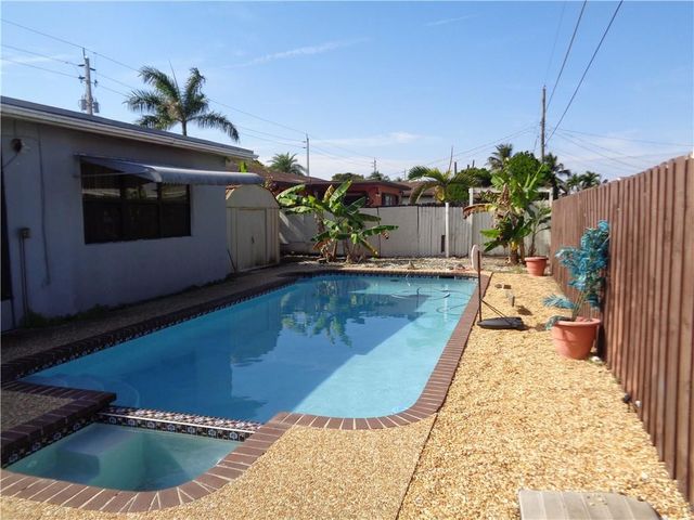 9571 Sunset Strip, Sunrise, FL 33322