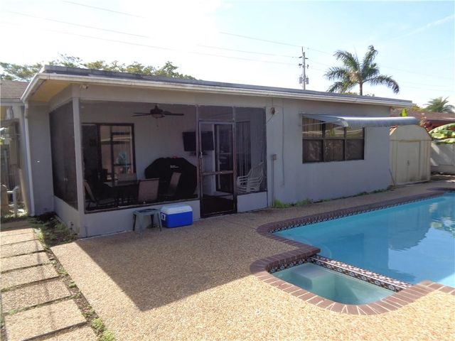 9571 Sunset Strip, Sunrise, FL 33322