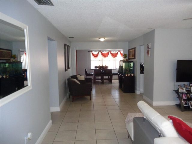 9571 Sunset Strip, Sunrise, FL 33322