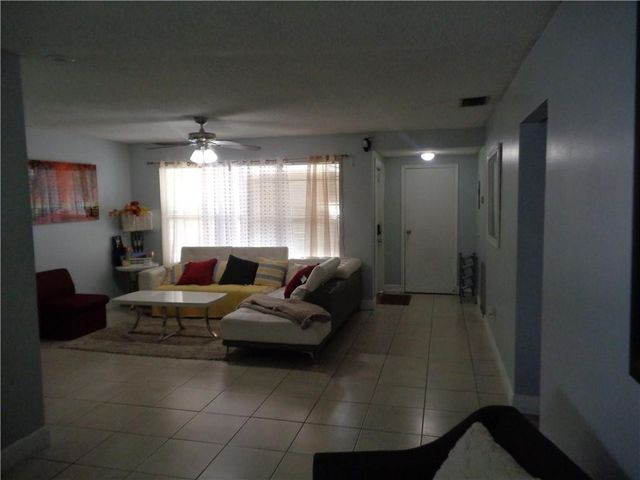 9571 Sunset Strip, Sunrise, FL 33322