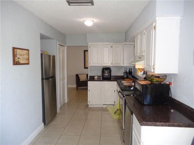 9571 Sunset Strip, Sunrise, FL 33322