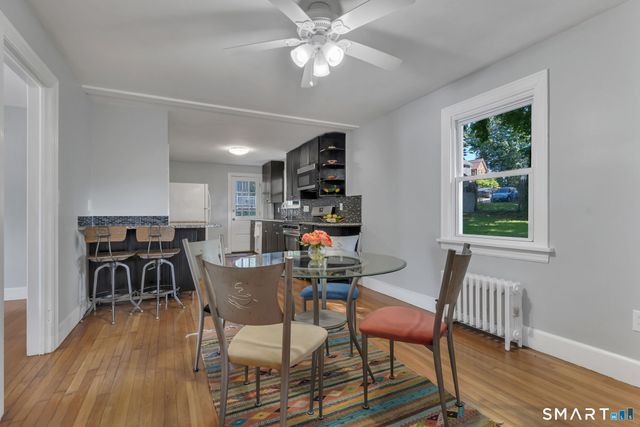 30 Crest Street, New London, CT 06320