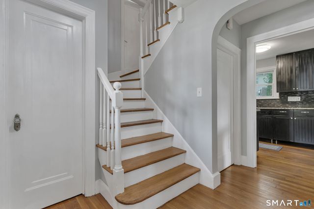 30 Crest Street, New London, CT 06320