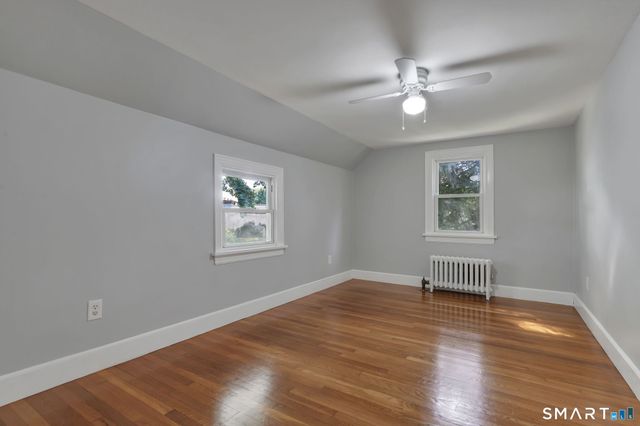 30 Crest Street, New London, CT 06320