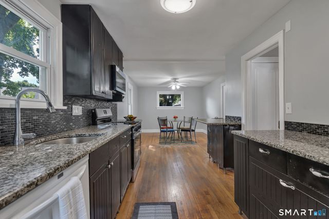 30 Crest Street, New London, CT 06320