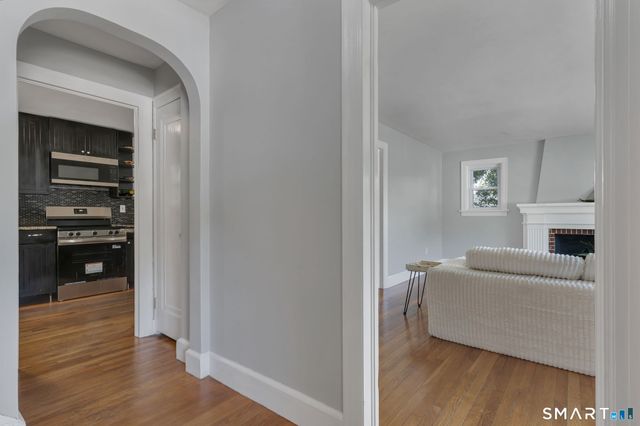 30 Crest Street, New London, CT 06320