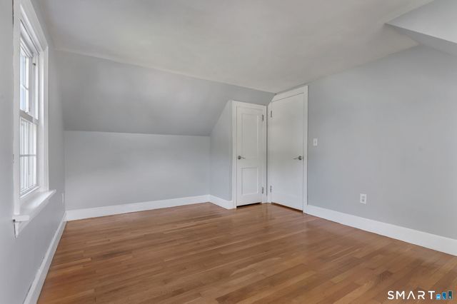 30 Crest Street, New London, CT 06320