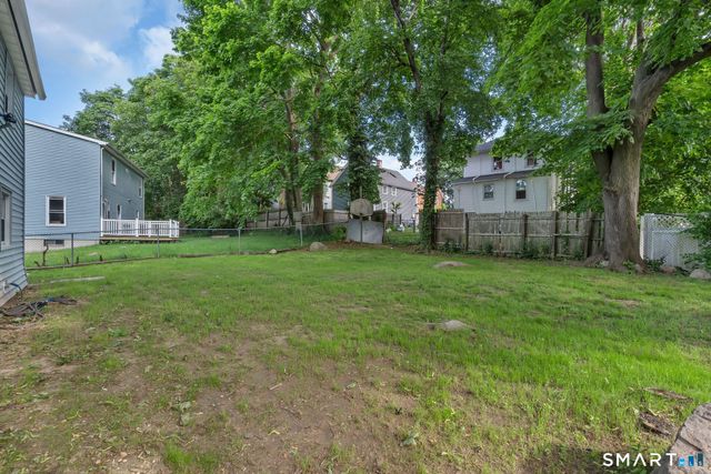 30 Crest Street, New London, CT 06320