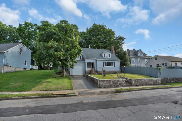 30 Crest Street, New London, CT 06320