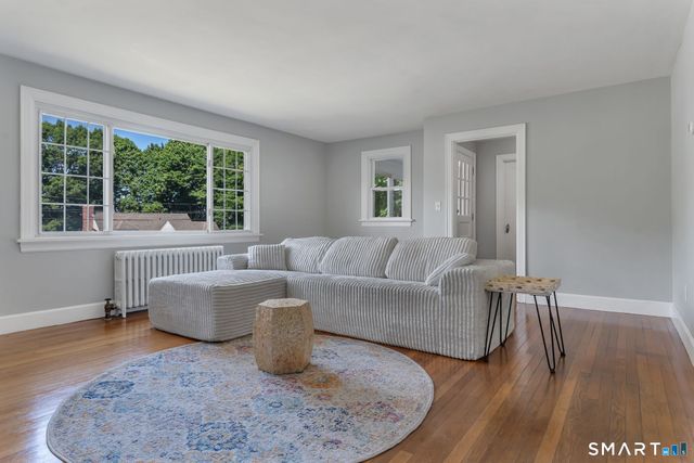 30 Crest Street, New London, CT 06320