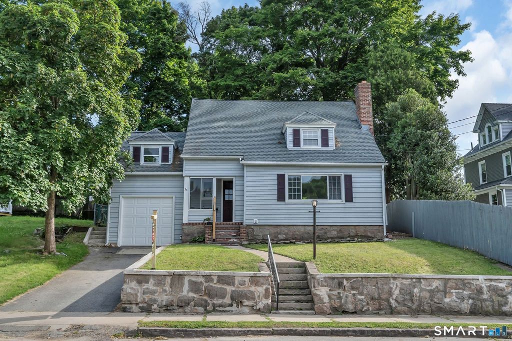 30 Crest Street, New London, CT 06320