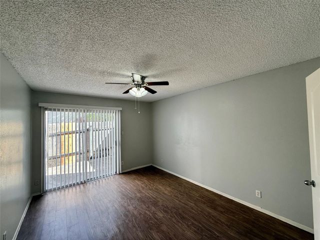 8909 Parkfield DR 102, Austin, TX 78758