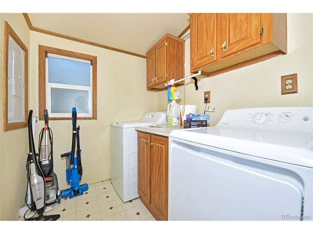 44 Southpark Rd, Florissant, CO 80816