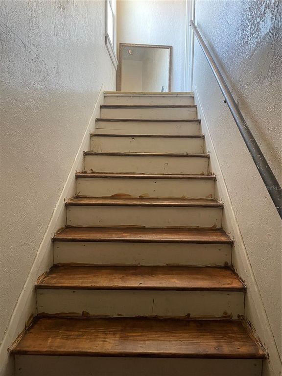 Image 3 of property listing at 415 E FLORIBRASKA AVENUE, Tampa, FL 33603