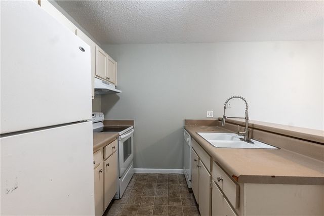 2000 Kazmeier 40, Bryan, TX 77802