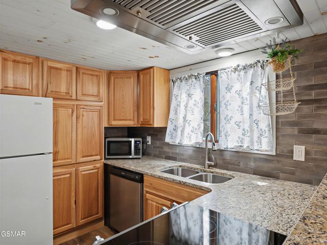 3815 E Parkway, Gatlinburg, TN 37738