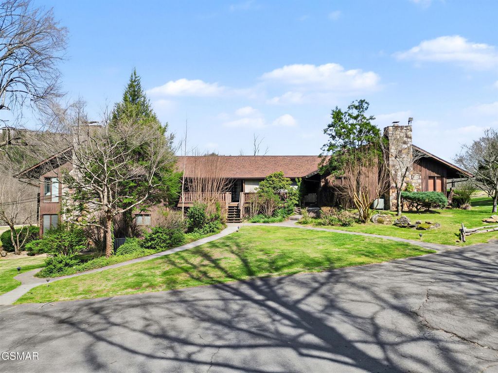 3815 E Parkway, Gatlinburg, TN 37738