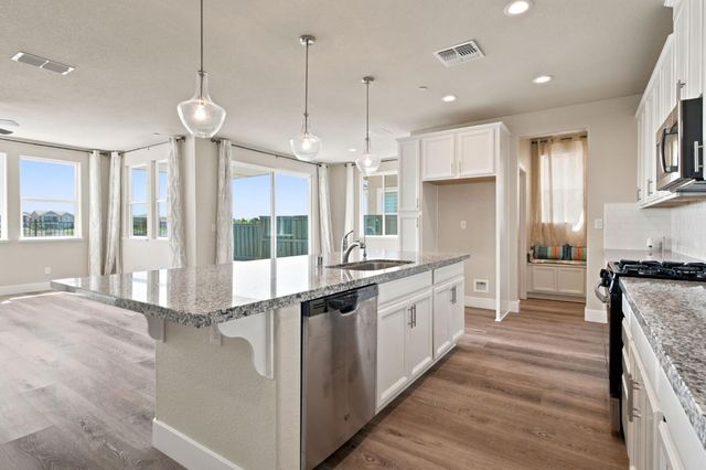 18006 Silver Springs Way, Lathrop, CA 95330